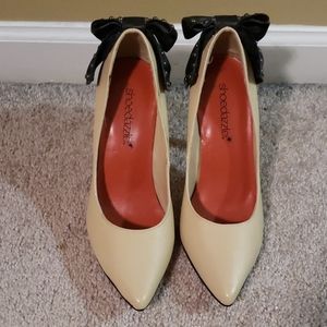 Shoedazzle pumps